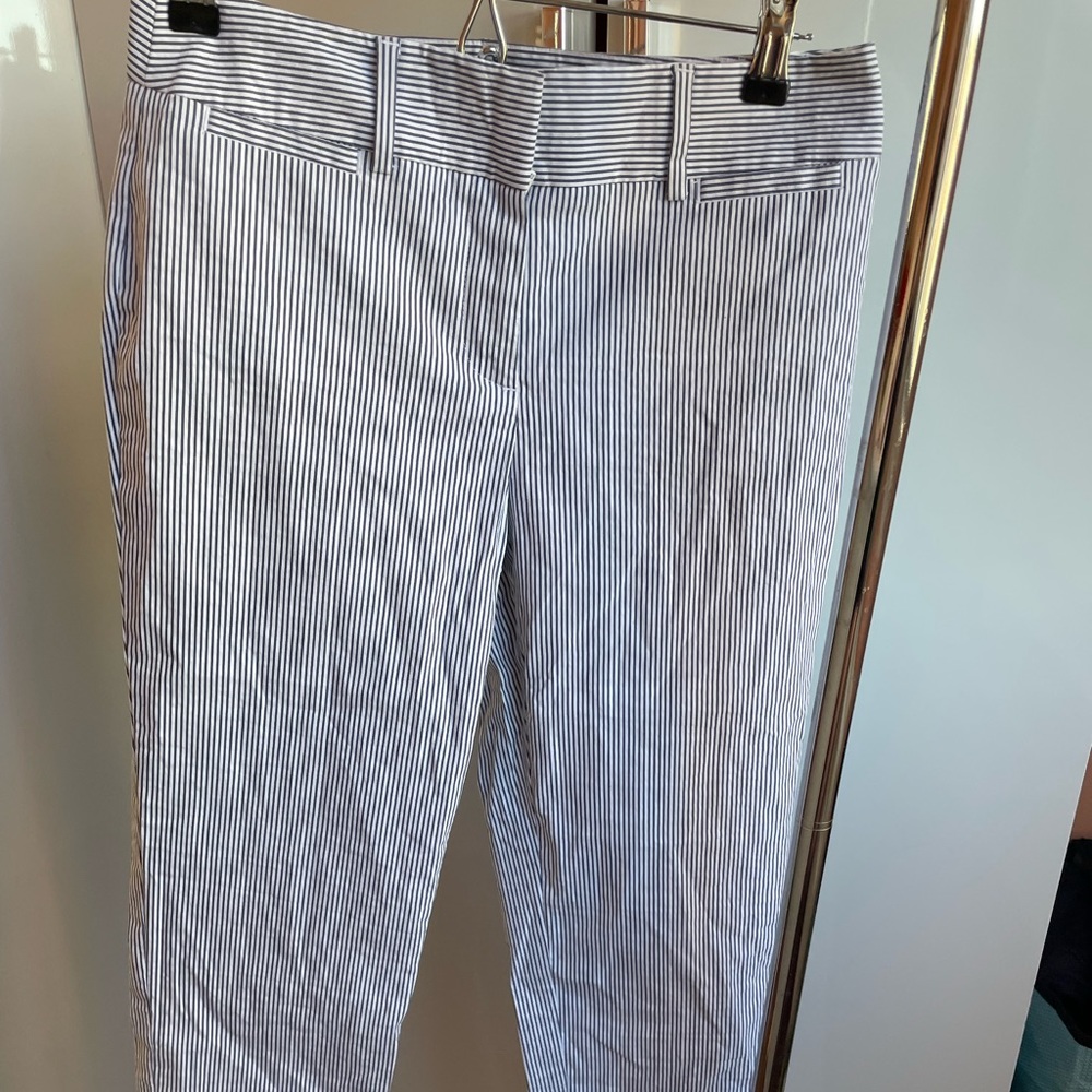 Ann Taylor Factory Capris Pants, Size 2 P, Style Curvy